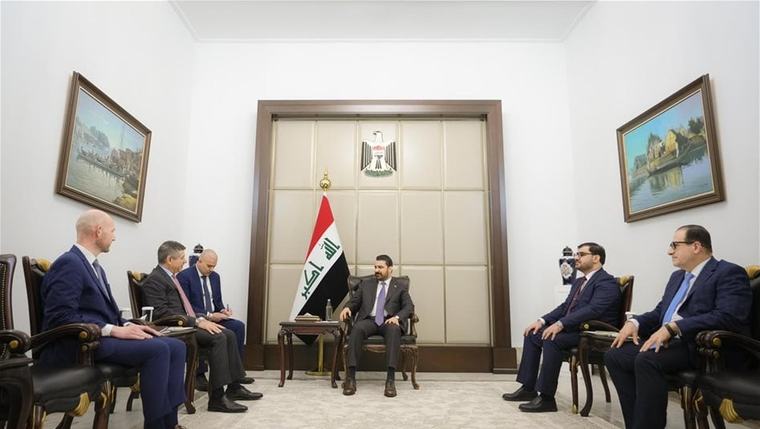 الزيدي و القائم بالأعمال الأمريكي يؤكدان على أهمية اعتماد الحوار والوسائل الدبلوماسية لخفض التوتر